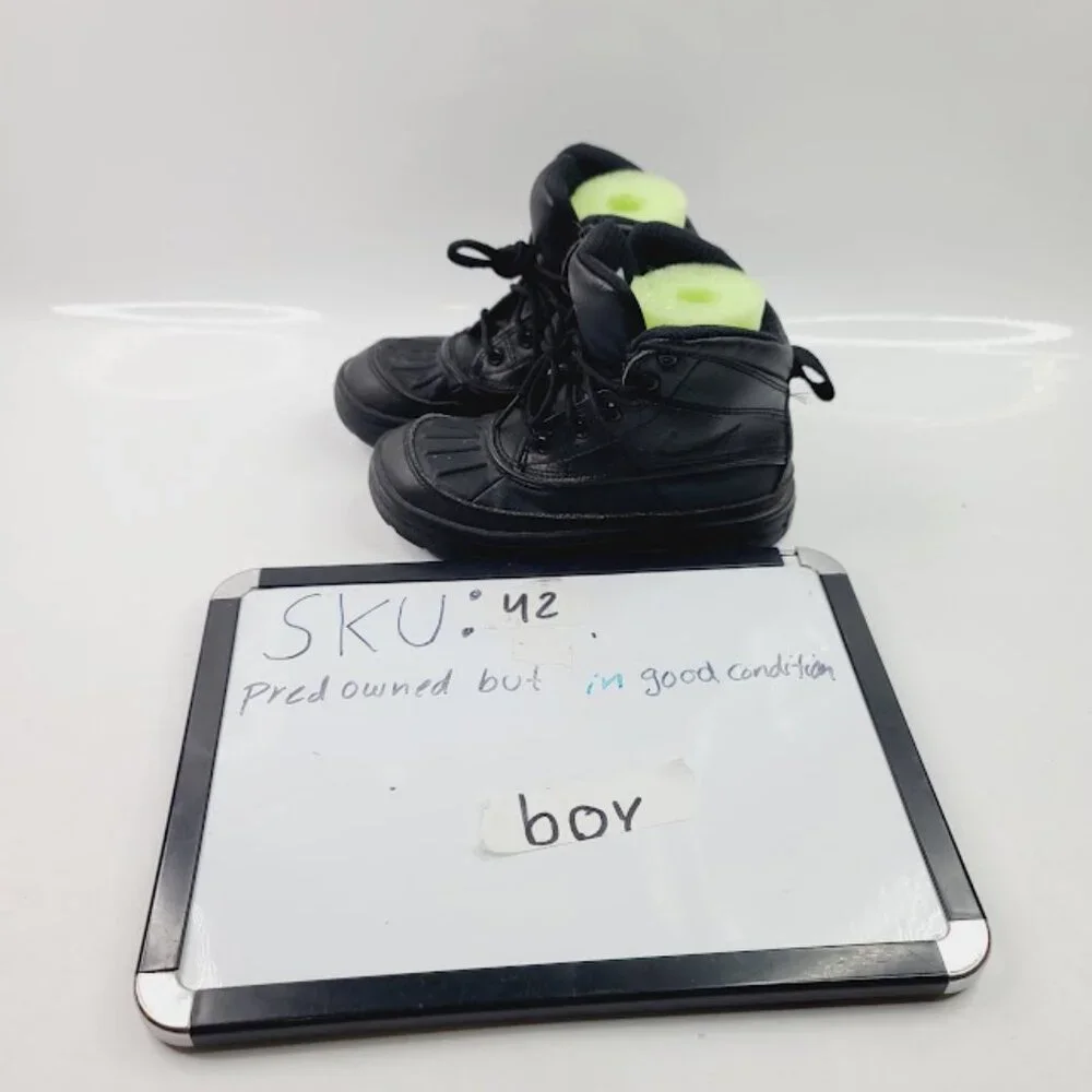 Nike‎ Boy's Triple Black Woodside 2 524873-001 Mid-Top Sneaker Size 12C